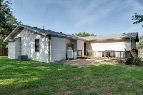 Exterior - 2644 N Marion Ave, Springfield, MO 65803 photo 4 of 6