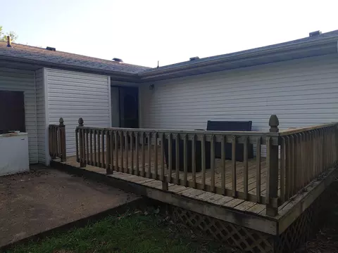 Exterior - 2644 N Marion Ave, Springfield, MO 65803 photo 4 of 5