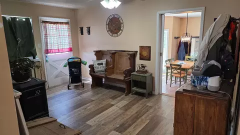 Entry Way - 1299 Missouri 181, Cabool, MO 65689 photo 3 of 4