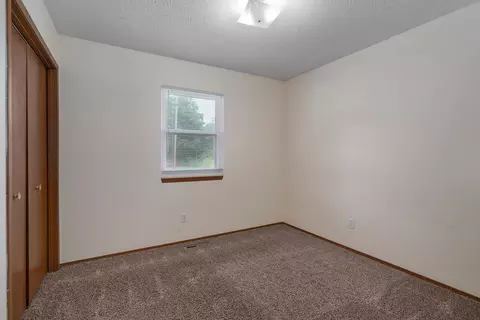 Bedroom - 515 W Edgewood St, Springfield, MO 65807 photo 4 of 4