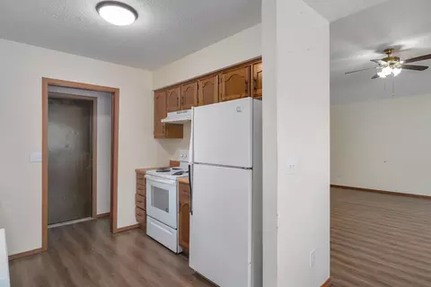 Kitchen - 515 W Edgewood St, Springfield, MO 65807 photo 2 of 3