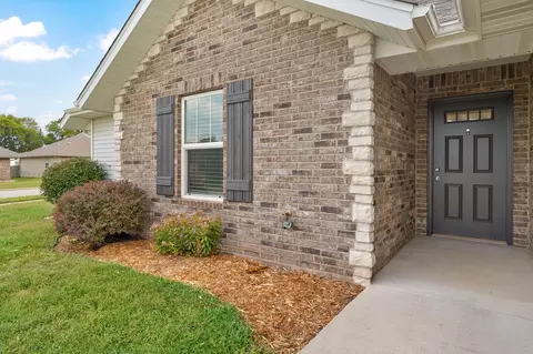 Exterior - 5627 W Pecan St, Springfield, MO 65802 photo 3 of 11