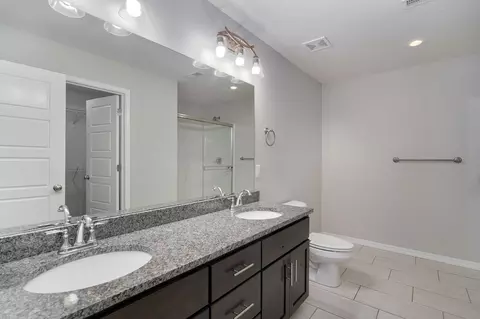 Bath - 5627 W Pecan St, Springfield, MO 65802 photo 1 of 4