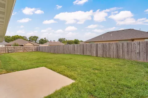 Exterior - 5627 W Pecan St, Springfield, MO 65802 photo 5 of 11