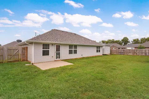 Exterior - 5627 W Pecan St, Springfield, MO 65802 photo 6 of 11