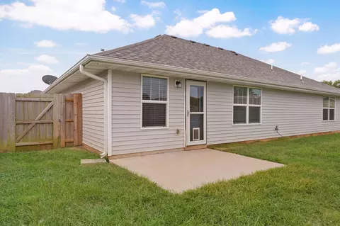 Exterior - 5627 W Pecan St, Springfield, MO 65802 photo 4 of 11
