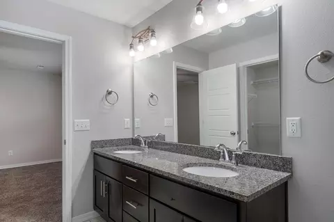 Bath - 5627 W Pecan St, Springfield, MO 65802 photo 3 of 4