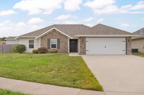 Exterior - 5627 W Pecan St, Springfield, MO 65802 photo 2 of 11
