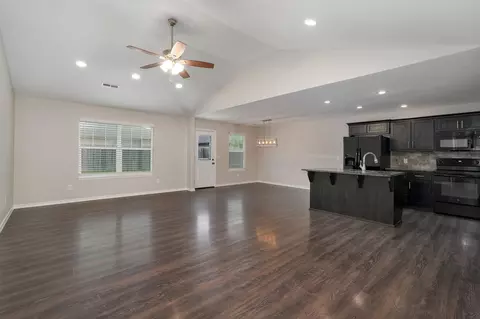 Living - 5627 W Pecan St, Springfield, MO 65802 photo 3 of 4