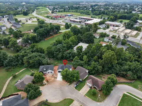 View/Area - 606 E Oak Leaf Ct, Nixa, MO 65714 photo 2 of 2