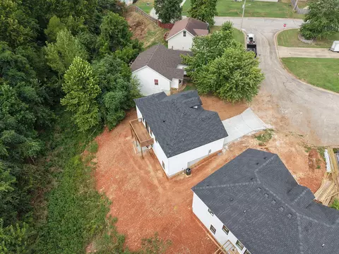 View/Area - 606 E Oak Leaf Ct, Nixa, MO 65714 photo 1 of 2