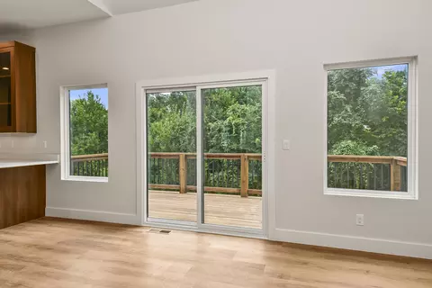 Living - 606 E Oak Leaf Ct, Nixa, MO 65714 photo 2 of 6