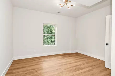 Bedroom - 606 E Oak Leaf Ct, Nixa, MO 65714 photo 4 of 7