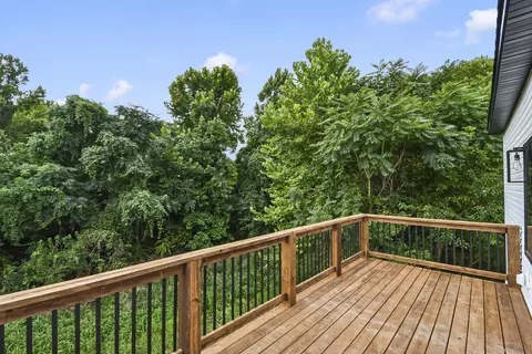 Exterior - 606 E Oak Leaf Ct, Nixa, MO 65714 photo 5 of 6