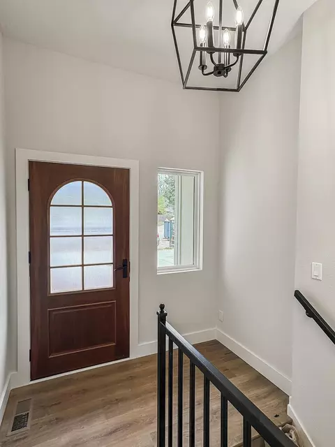 Entry Way - 606 E Oak Leaf Ct, Nixa, MO 65714 photo 2 of 2