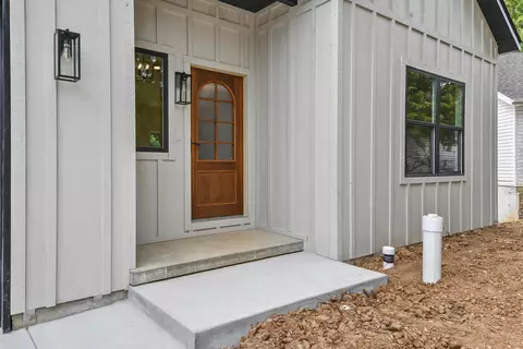 Exterior - 606 E Oak Leaf Ct, Nixa, MO 65714 photo 3 of 6