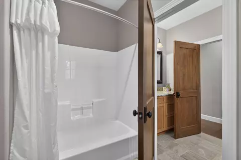 Bath - 110 Carnoustie Ct, Branson, MO 65616 photo 5 of 8