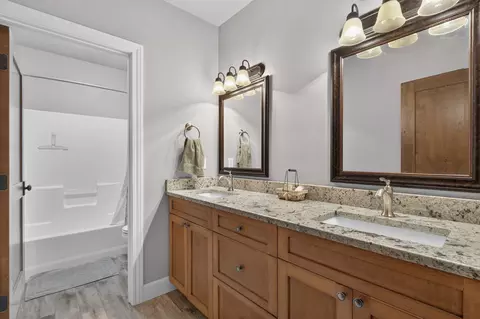 Bath - 110 Carnoustie Ct, Branson, MO 65616 photo 6 of 8