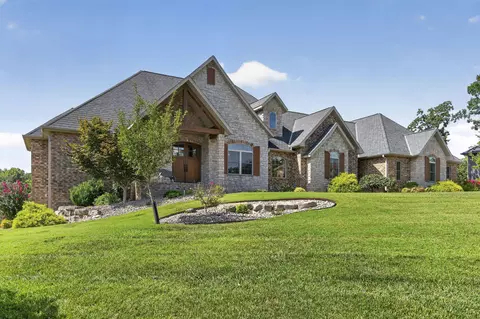 Exterior - 110 Carnoustie Ct, Branson, MO 65616 photo 4 of 13