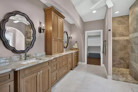 Bath - 110 Carnoustie Ct, Branson, MO 65616 photo 2 of 8