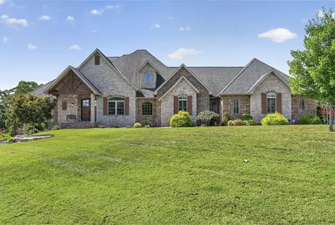 Exterior - 110 Carnoustie Ct, Branson, MO 65616 photo 3 of 13