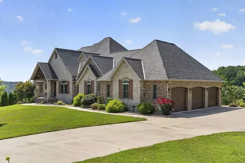 Exterior - 110 Carnoustie Ct, Branson, MO 65616 photo 2 of 13