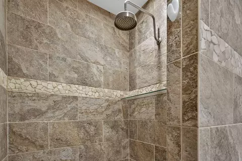 Bath - 110 Carnoustie Ct, Branson, MO 65616 photo 4 of 8