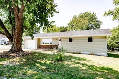 301 N Olive St, Pierce City, MO 65723