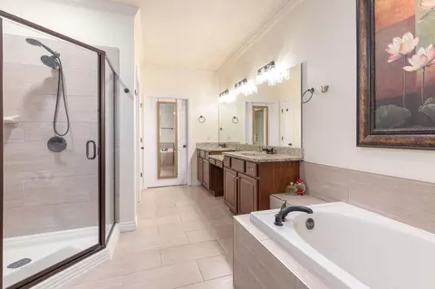 Bath - 160 Rue De Villas Cir, Branson, MO 65616 photo 1 of 4
