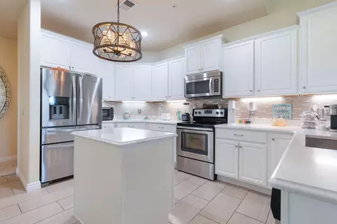 Kitchen - 160 Rue De Villas Cir, Branson, MO 65616 photo 2 of 3