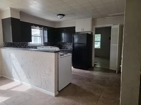 Kitchen - 611 S Harrison Ave, Aurora, MO 65605 photo 1 of 2