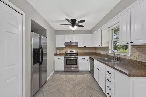 Kitchen - 2535 W Katella Ln, Springfield, MO 65807 photo 1 of 4