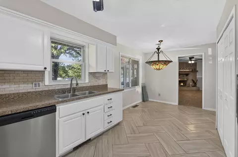 Kitchen - 2535 W Katella Ln, Springfield, MO 65807 photo 4 of 4