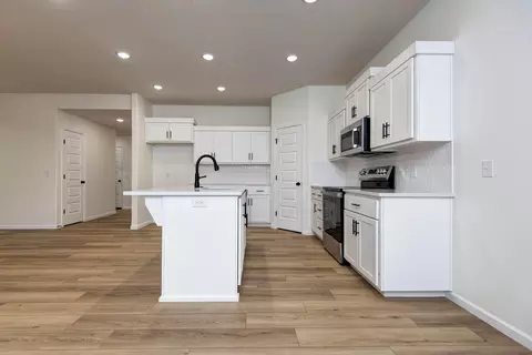 Kitchen - 5235 W Josh St, Springfield, MO 65802 photo 2 of 6