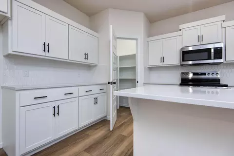 Kitchen - 5235 W Josh St, Springfield, MO 65802 photo 5 of 6