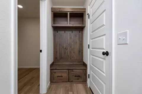 Entry Way - 5235 W Josh St, Springfield, MO 65802 photo 2 of 2