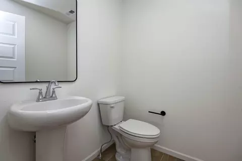 Bath - 5225 W Josh St, Springfield, MO 65802 photo 1 of 3