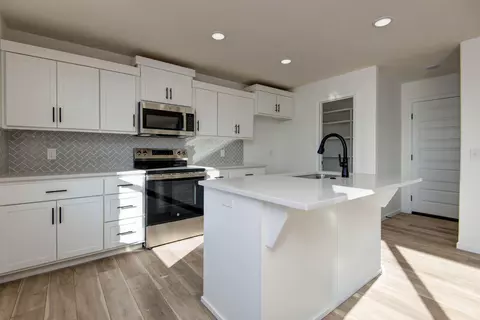 Kitchen - 5225 W Josh St, Springfield, MO 65802 photo 1 of 5