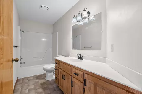 Bath - 4055 N Pickwick Ave, Springfield, MO 65803 photo 2 of 2