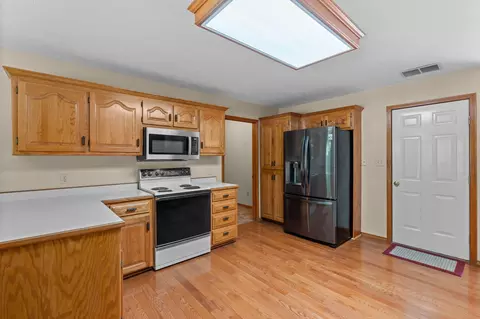 Kitchen - 4055 N Pickwick Ave, Springfield, MO 65803 photo 2 of 3