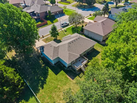 View/Area - 4055 N Pickwick Ave, Springfield, MO 65803 photo 1 of 2