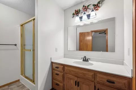 Bath - 4055 N Pickwick Ave, Springfield, MO 65803 photo 1 of 2