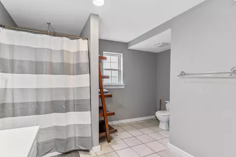 Bath - 117 Shiloh St, Branson, MO 65616 photo 1 of 3