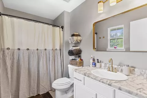 Bath - 117 Shiloh St, Branson, MO 65616 photo 2 of 3