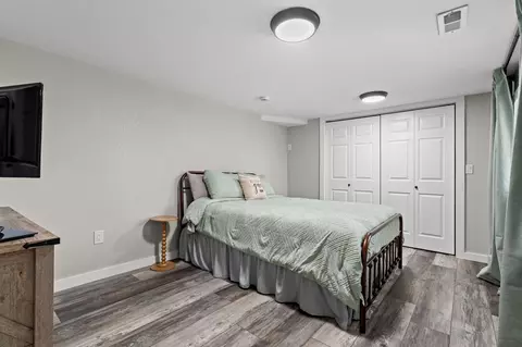 Bedroom - 25930 Ohio Ln, Shell Knob, MO 65747 photo 3 of 5