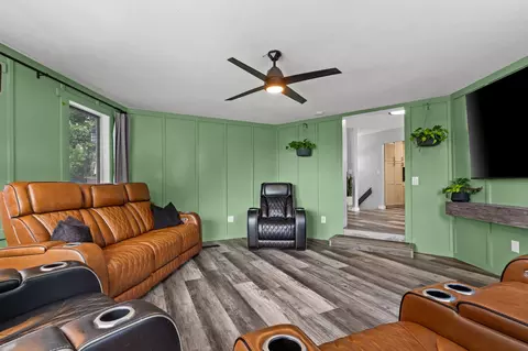 Living - 25930 Ohio Ln, Shell Knob, MO 65747 photo 3 of 3