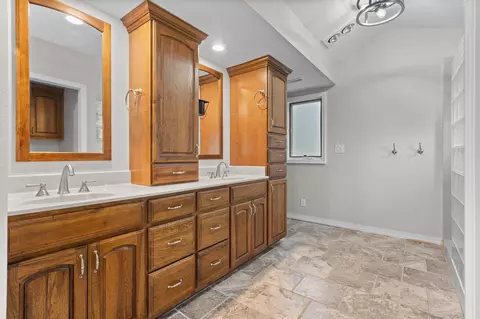 Bath - 25930 Ohio Ln, Shell Knob, MO 65747 photo 3 of 4