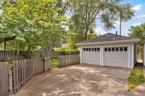 Exterior - 636 E Delmar St, Springfield, MO 65807 photo 7 of 12