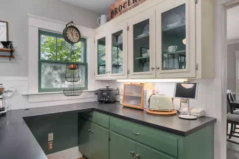 Kitchen - 636 E Delmar St, Springfield, MO 65807 photo 3 of 7