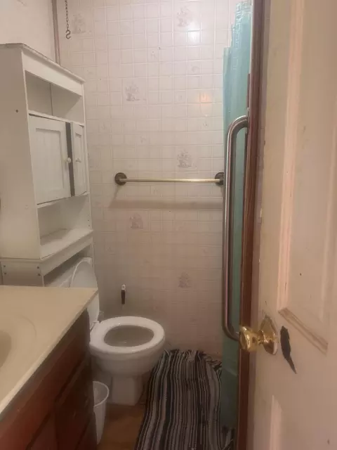 Bath - 4737 Highway A, Macomb, MO 65702 photo 1 of 1